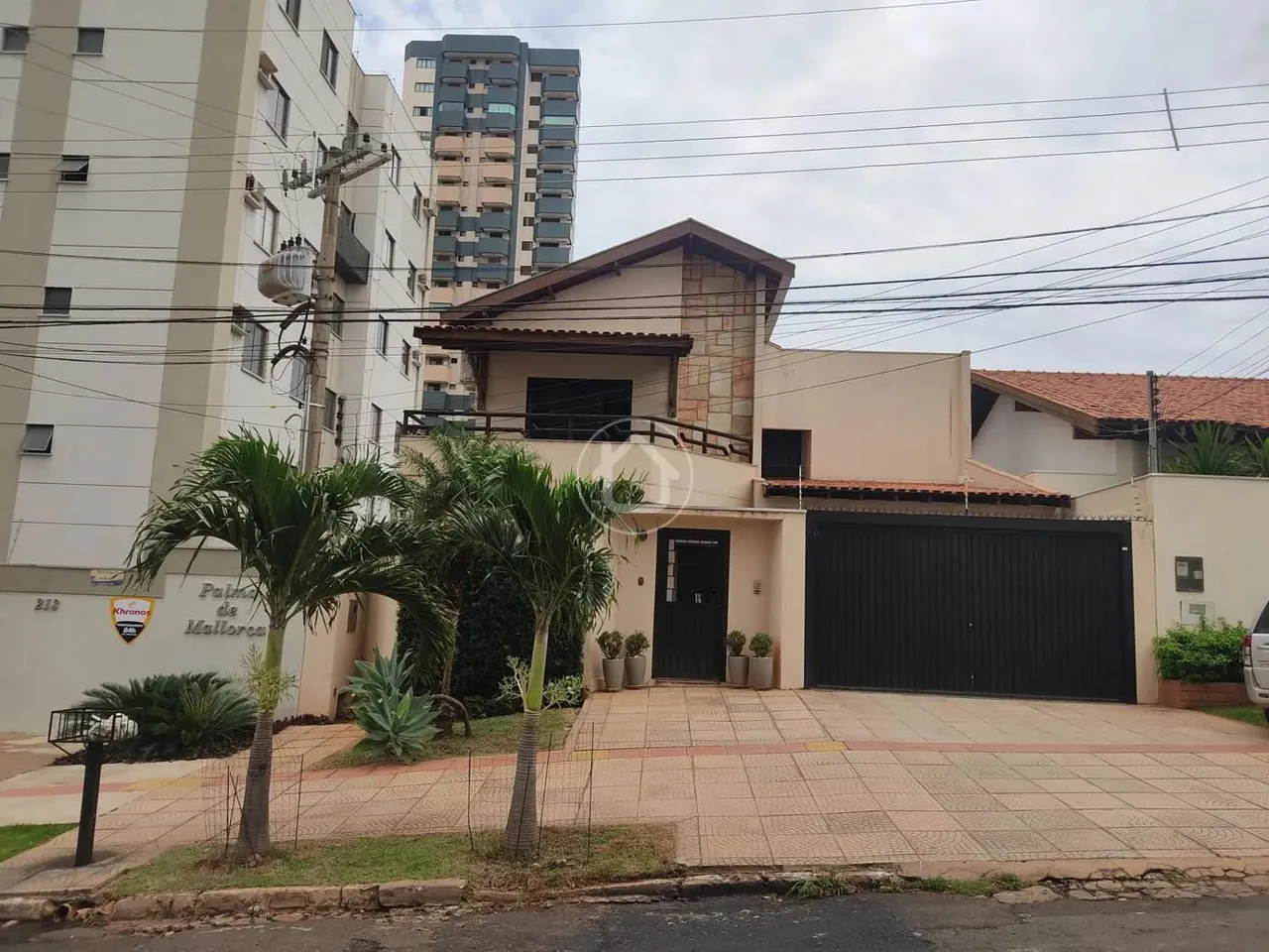 SOBRADO COM GOURMET E PISCINA 05 QUARTOS/ SANTA FÉ