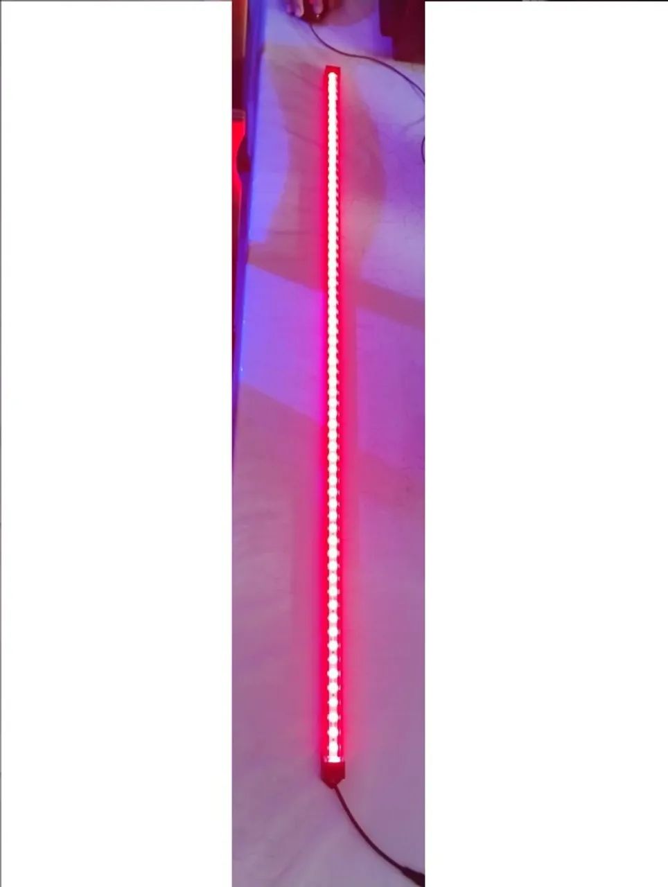Luminária LED vermelho 90cm