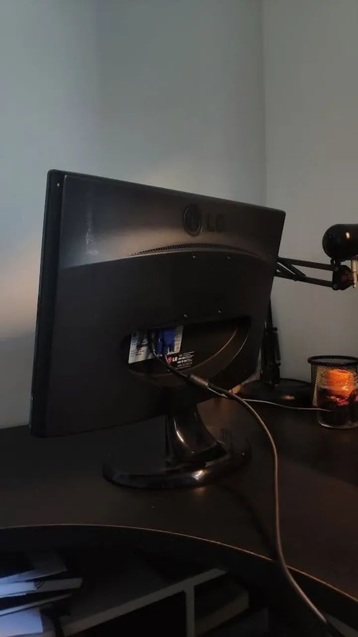 Monitor LG Flatron W1943C LED Wide 18.5" - Foto 2