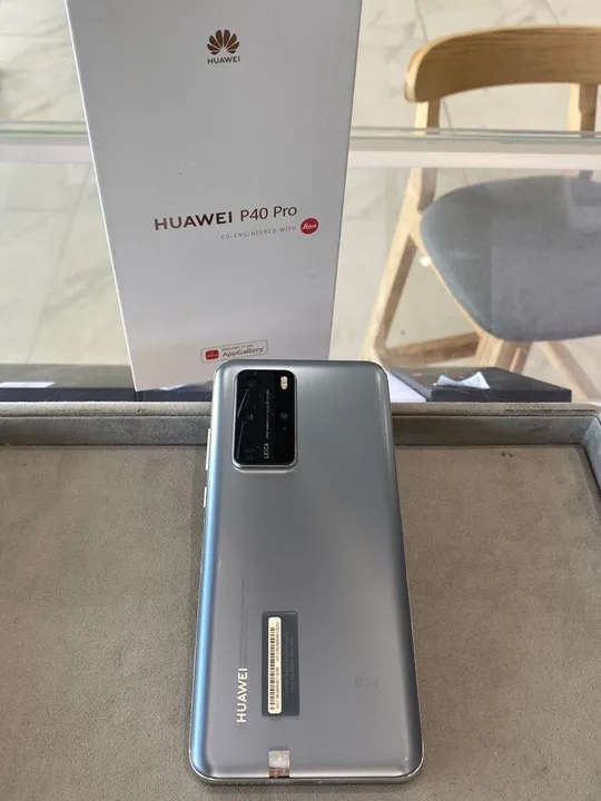 Hawei p 40 pro com servicos google ja instalados. perfeito estado camera profissional.