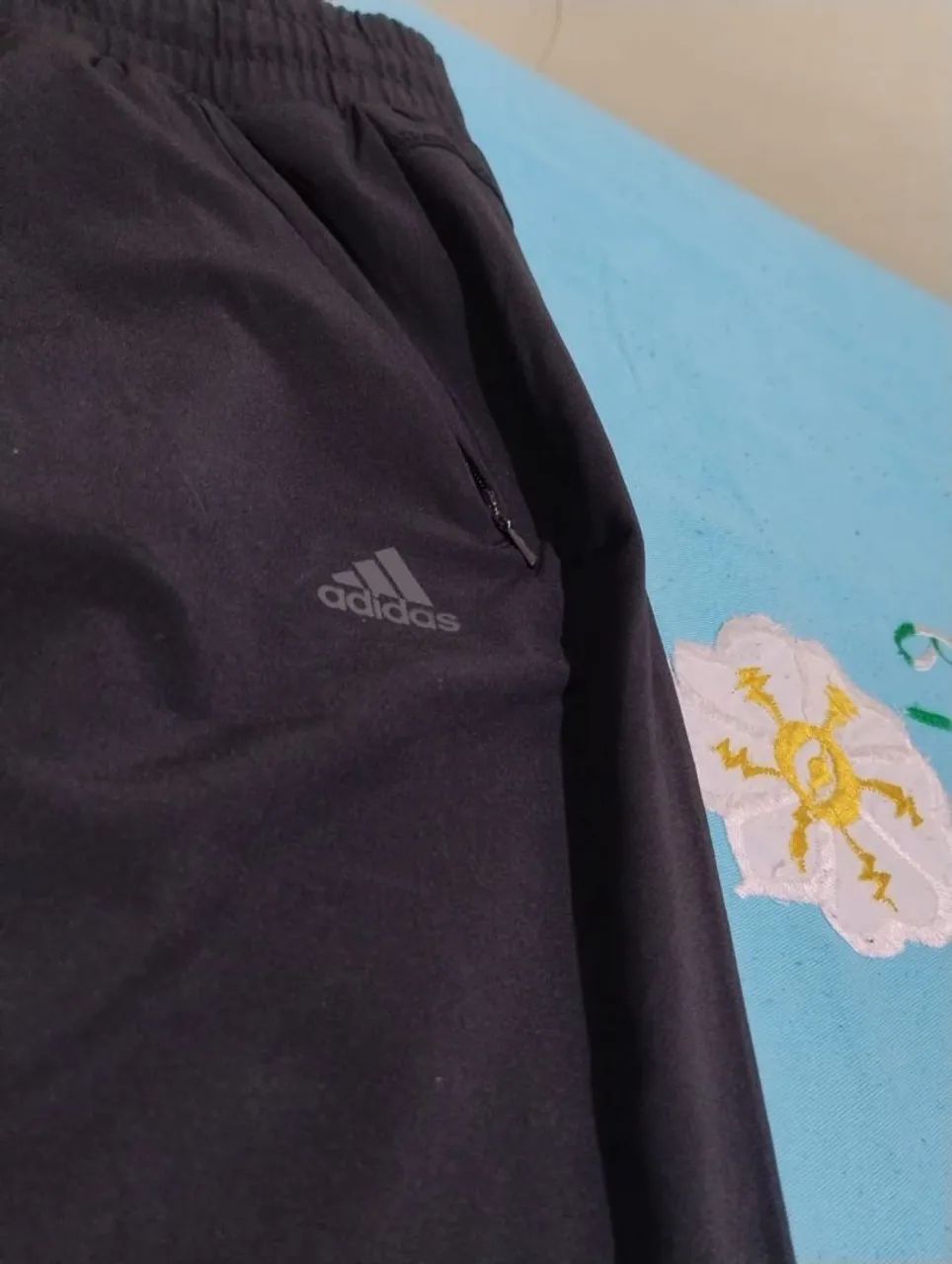 Calça esportiva Adidas - Foto 3