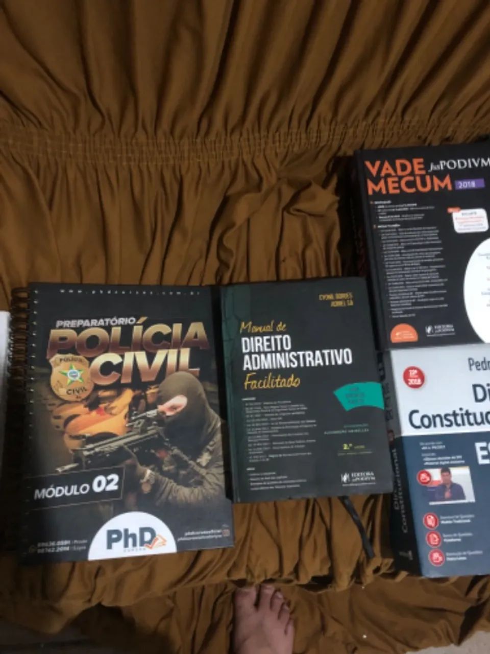 Doando Livros de Direto e concursos. - Foto 4