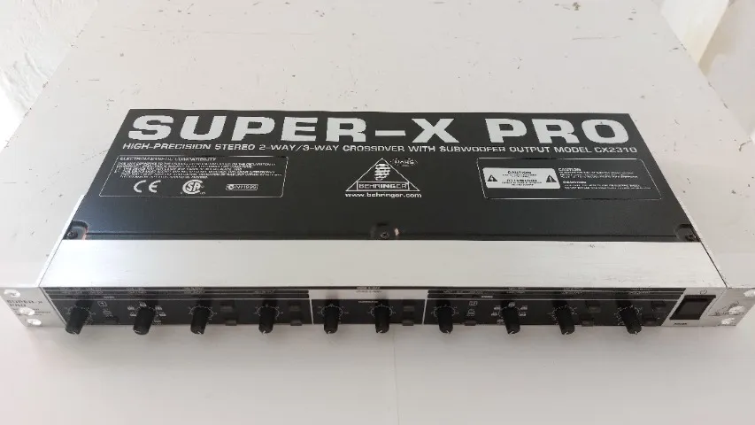 CROSSOVER BEHRINGER SUPER X PRO MODELO CX2310