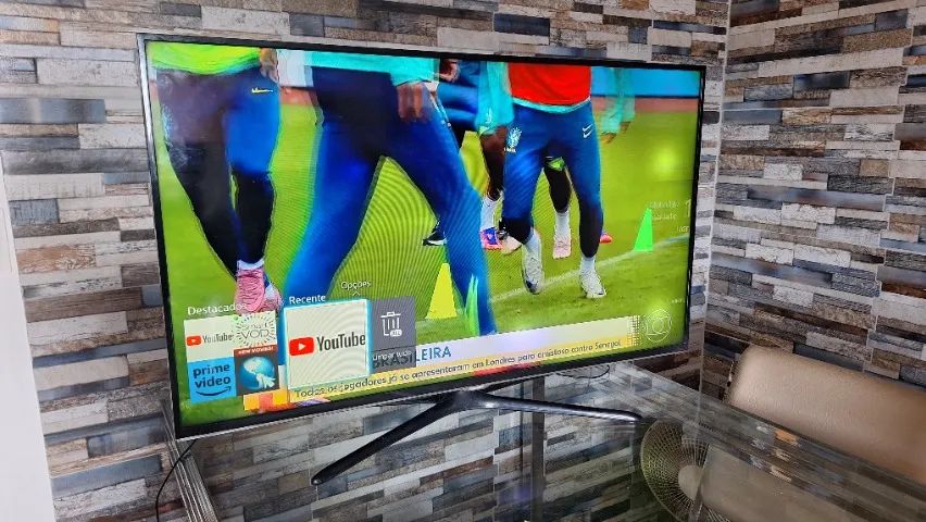 Tv  Smart  Samsung 43" (apresenta manchas na tela)