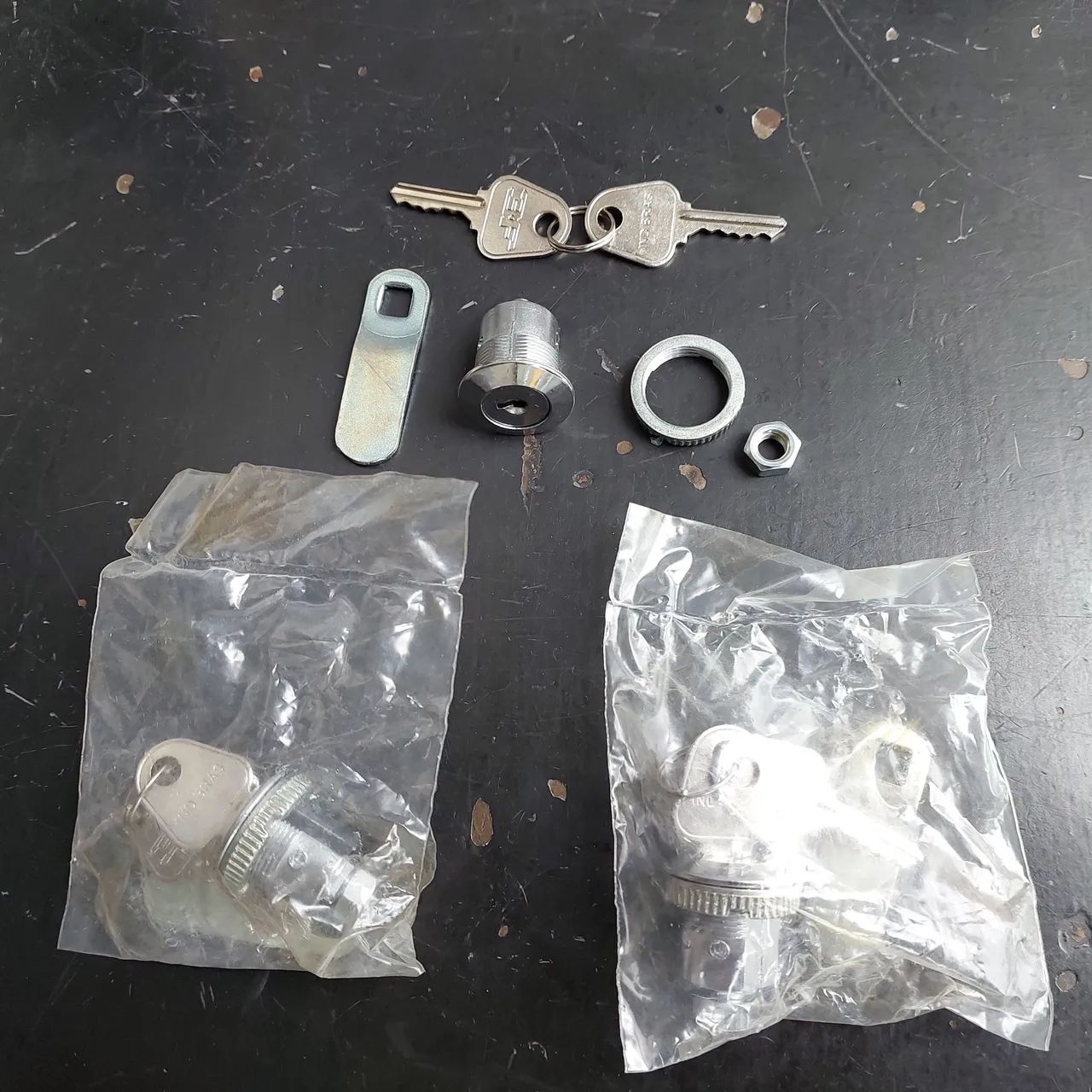 Fechadura para armario de aço  - Foto 4