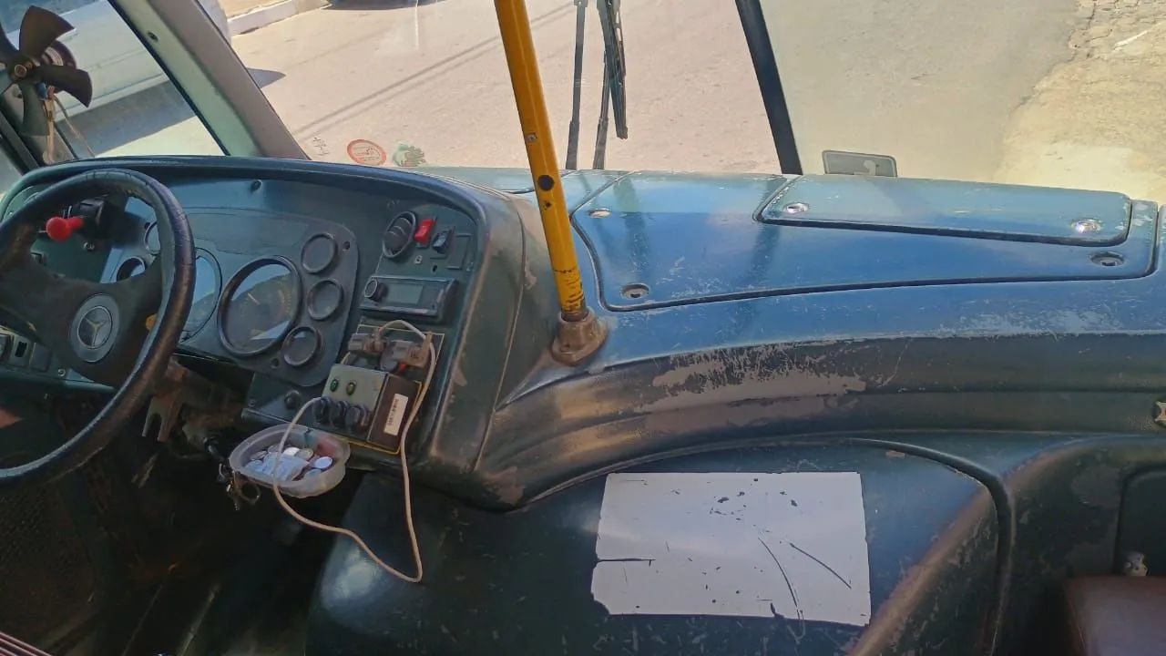 Vende-se  Micro-Ônibus Urbano Sênior 2010 - Foto 7