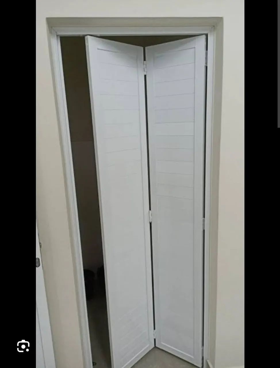 Portas e portão de alumínio preto e branco - Foto 3
