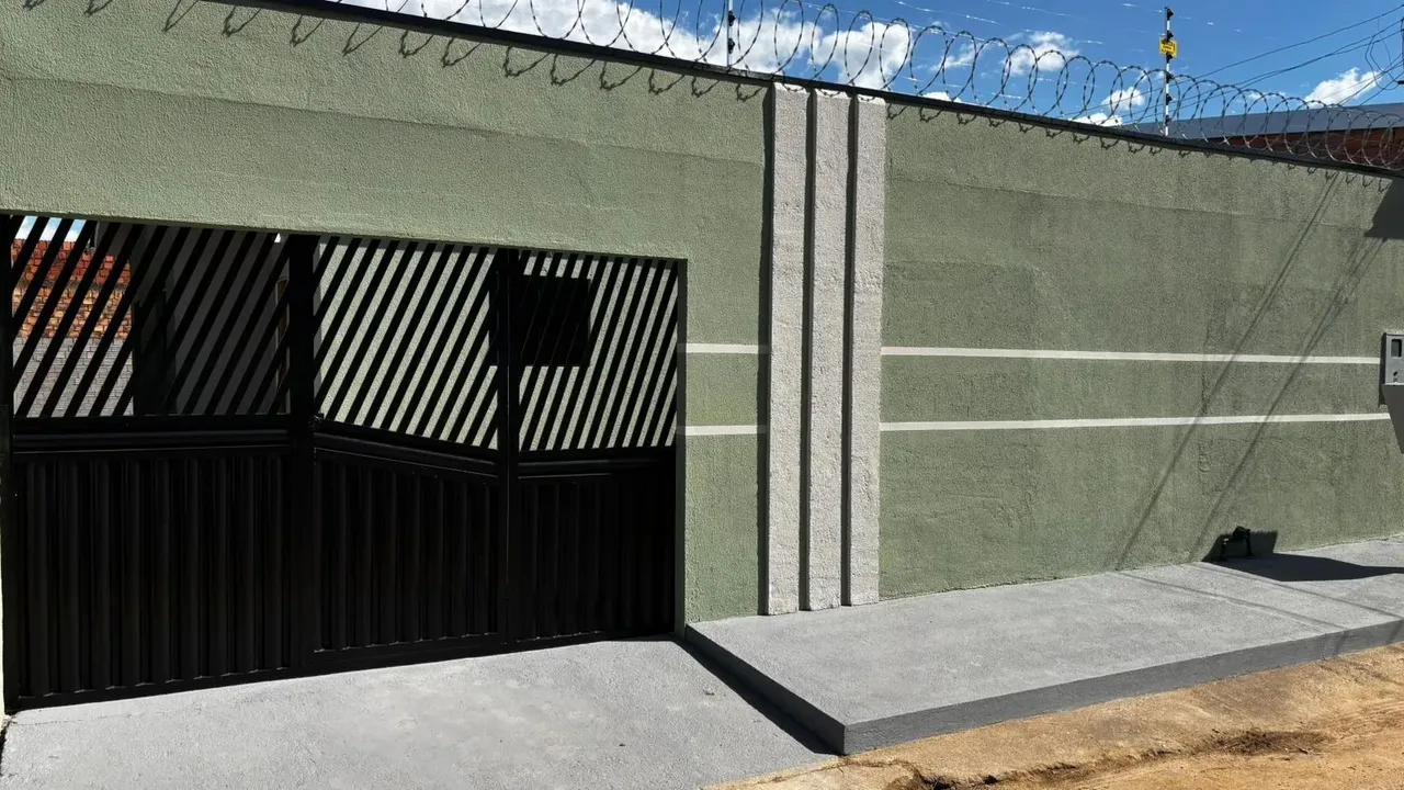 Vendo casa na Av. Joaquim da Rocha, no Bairro: Castanheira