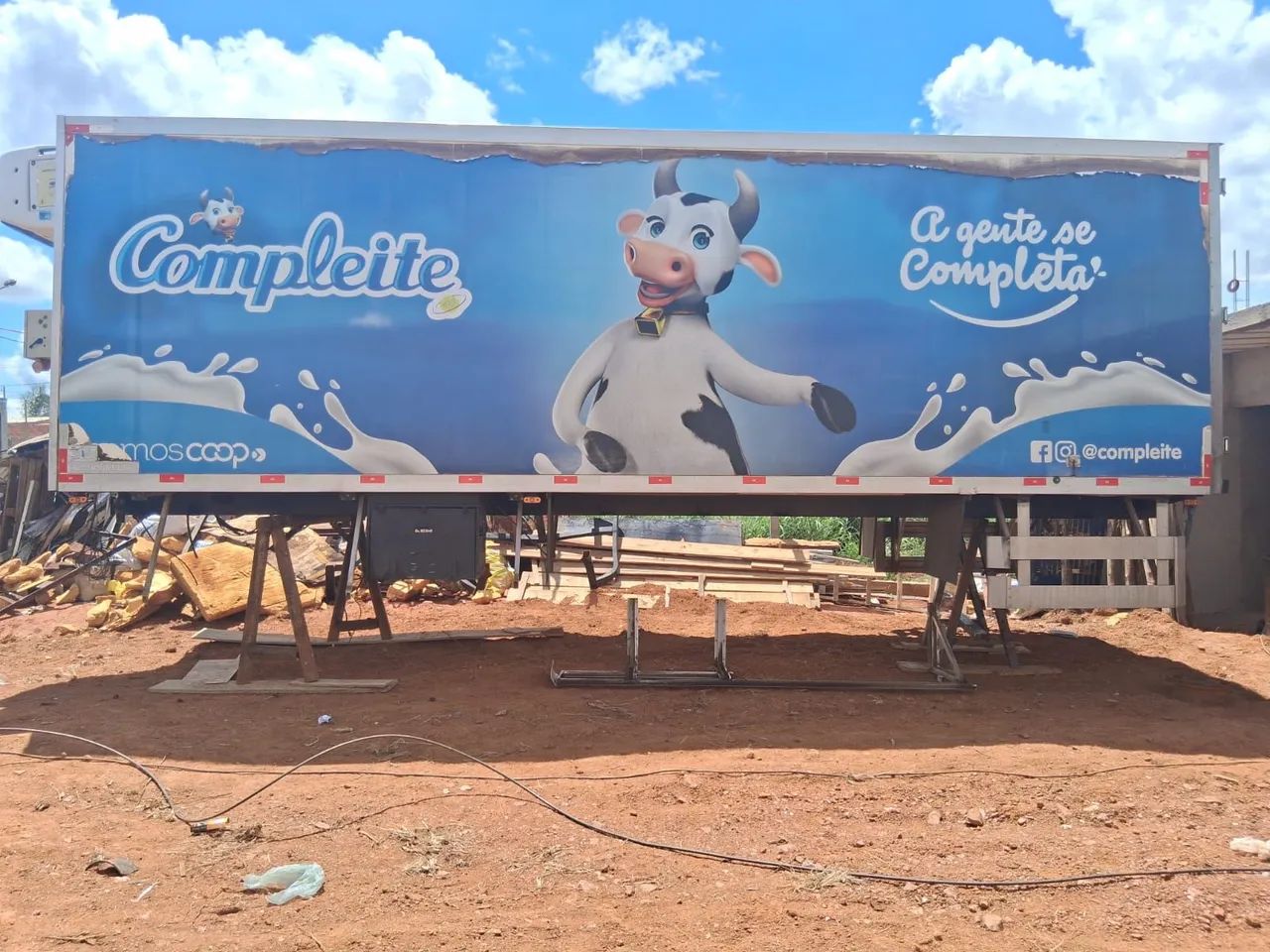 Baú camara fria HC 7.5m aparelho Carrier supra 750 revisado porta lateral  - Foto 4