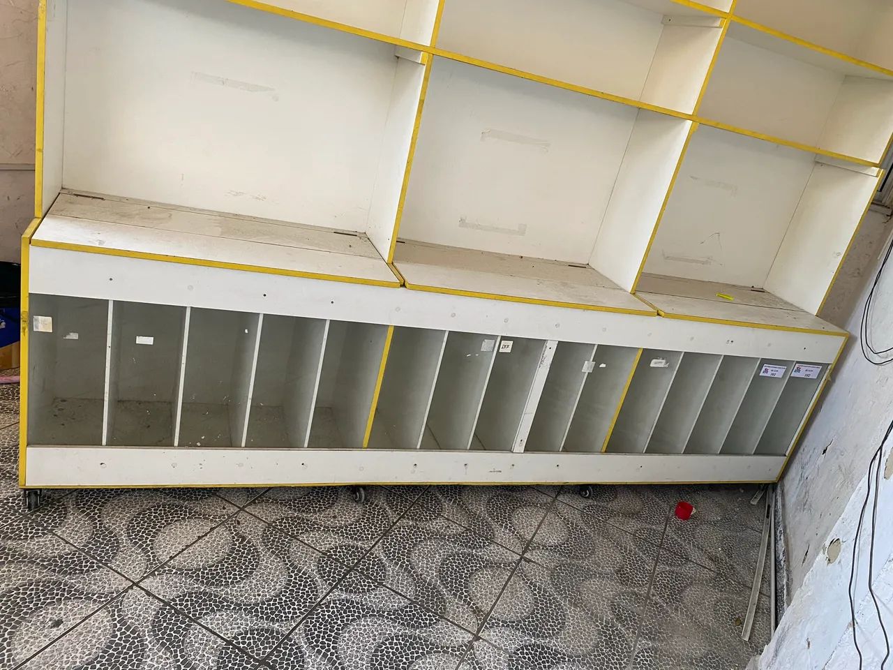 Expositor de Ração 64584521783425122