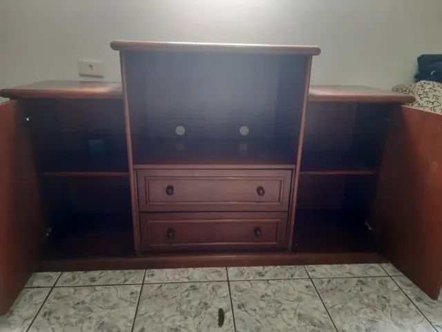 Rack Madeira Maciça em ótimas condições64739710369026122