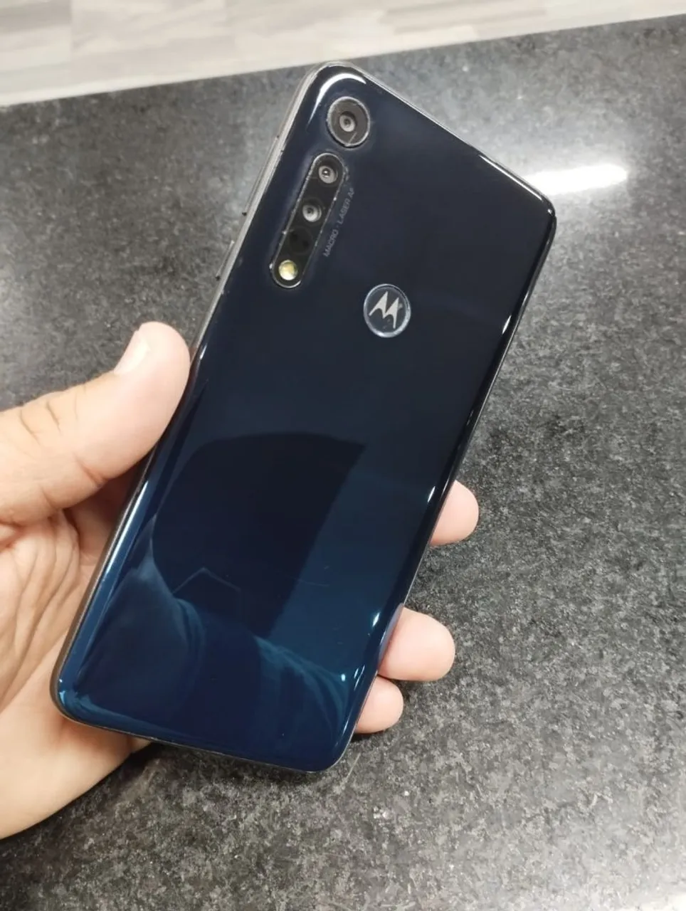 Celular Motorola one macro
