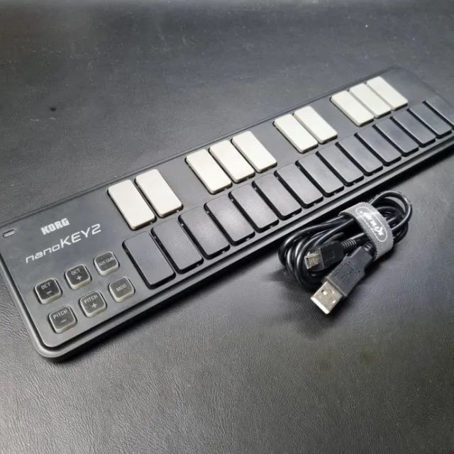 Teclado MIDI Korg nanoKEY2 - USB, 25 Teclas, Compacto e Portátil