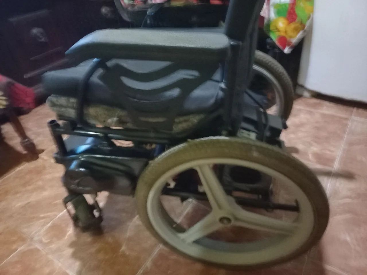 Cadeira motorizada freedom 10 X 300 sem juros  - Foto 3