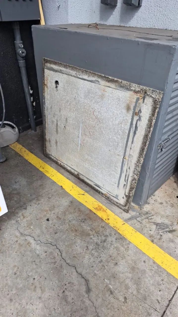 Gabinete Metálico com Portas de Vidro - Foto 3