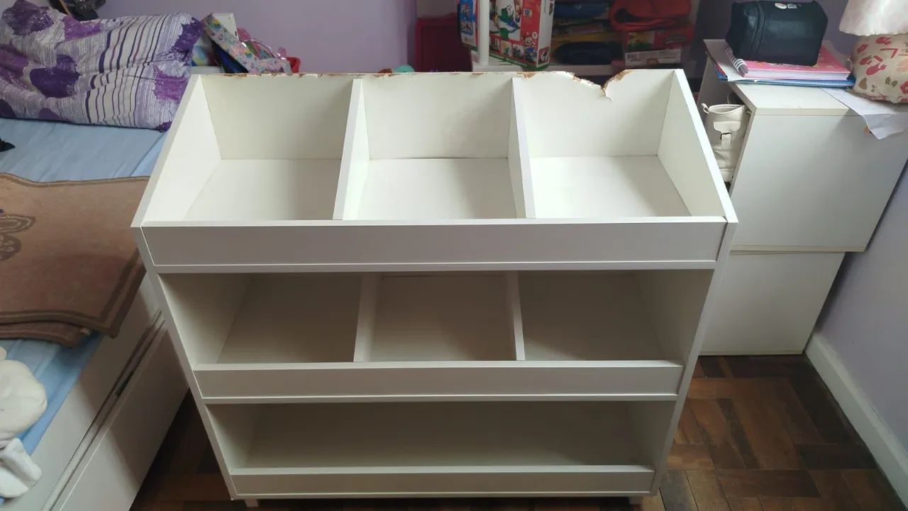 Estante Infantil Branca com Compartimentos