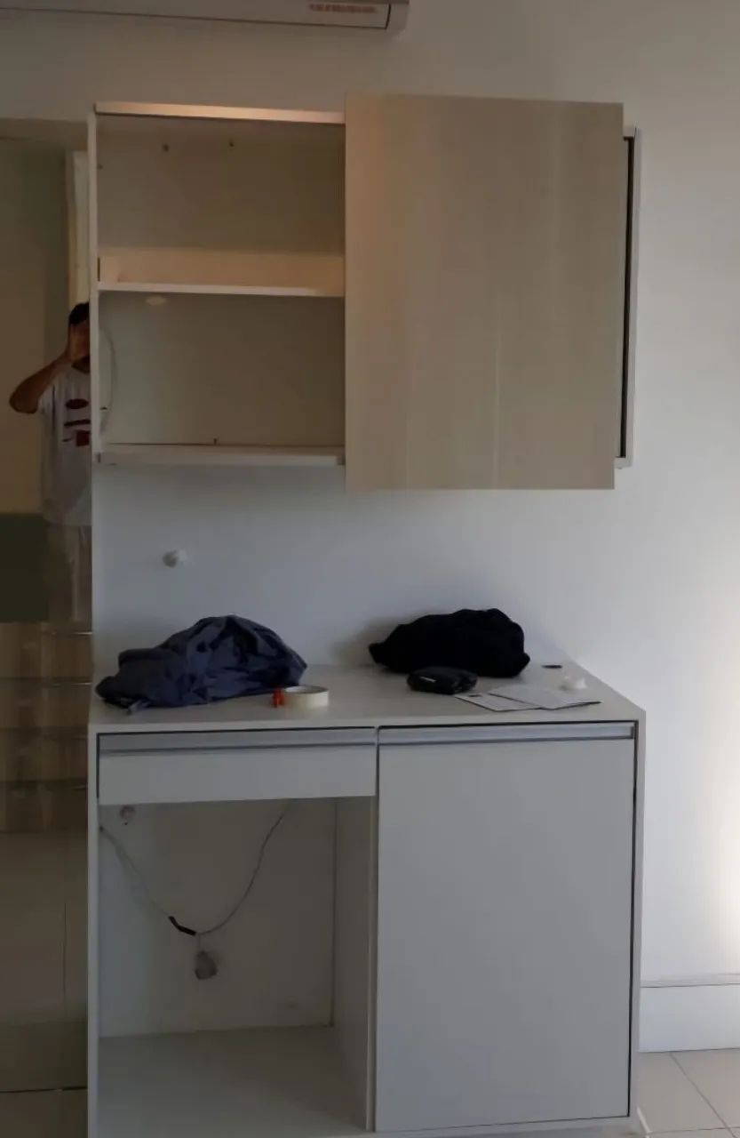 escrivaninha e armario aéreo MDF