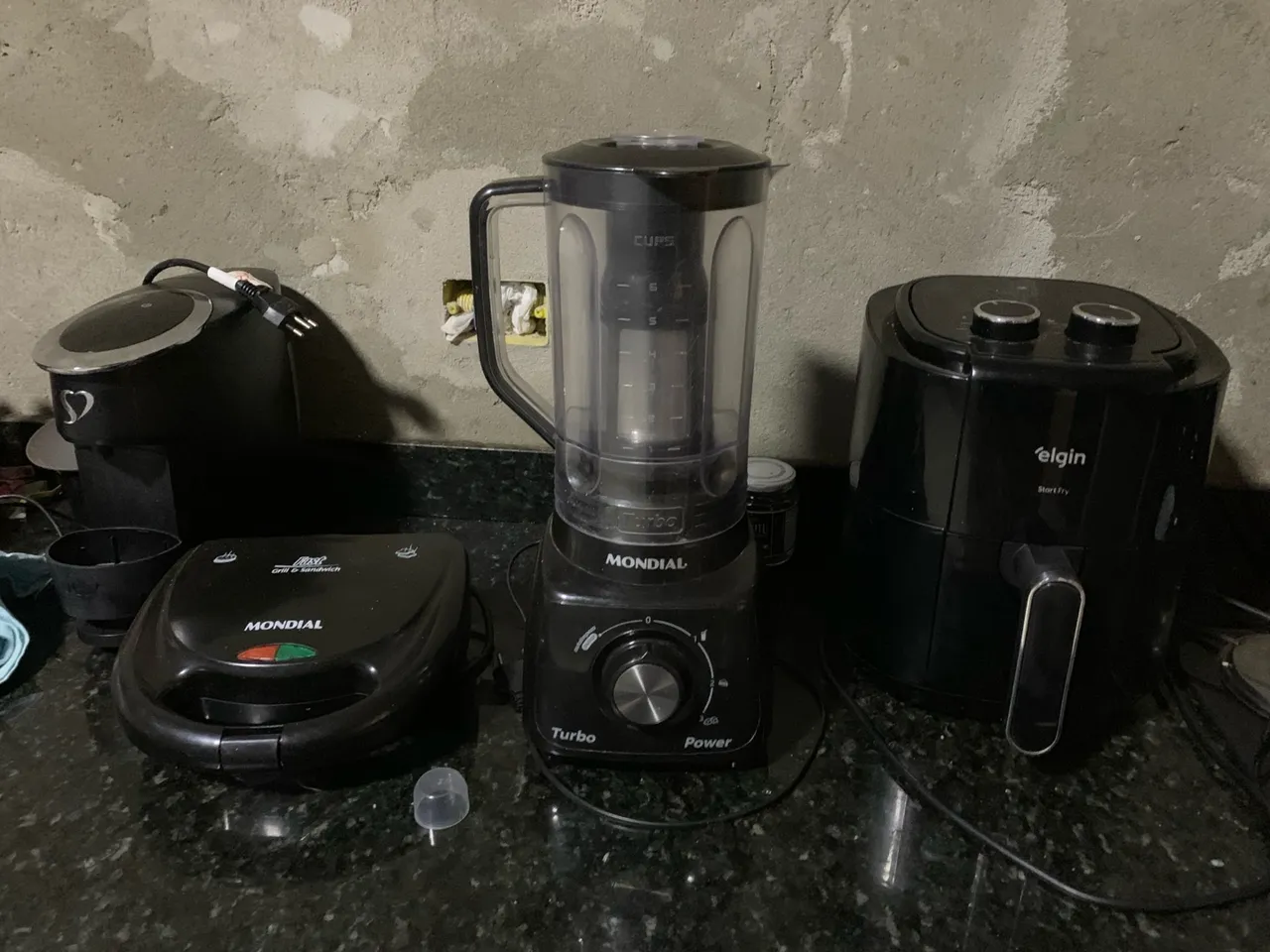 Kit Eletroportáteis: Liquidificador, Sanduicheira e Fritadeira