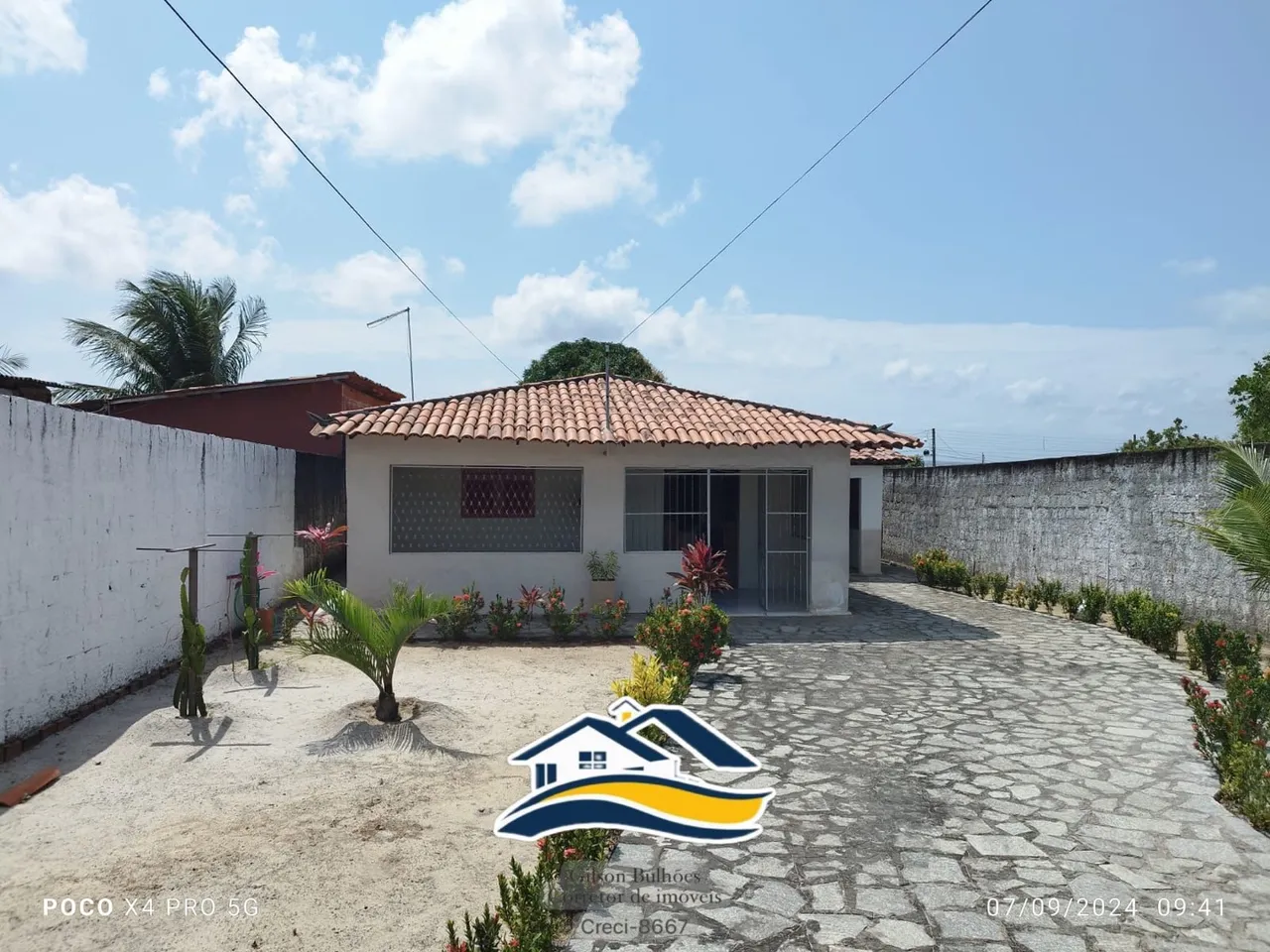 Casa no Conde-PB com ponto comercial com renda mensal.