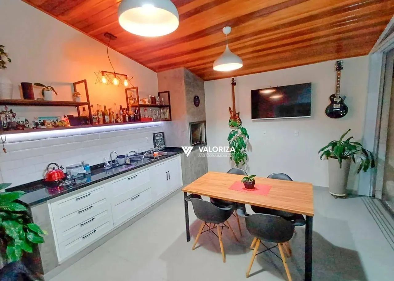 SOBRADO TOTALMENTE REFORMADO CONDOMINIO BOSQUE DE SEVILLA