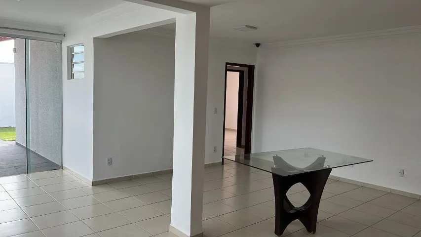 Casa Jardim Atlântico - 03 Quartos - A 300 m do Parque Cascavel - Lote 420 m²