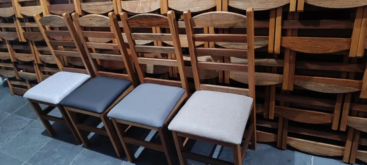 Cadeiras de Madeira com Assento Estofado $ 249,00 cada novas e a pronta entrega  - Foto 2