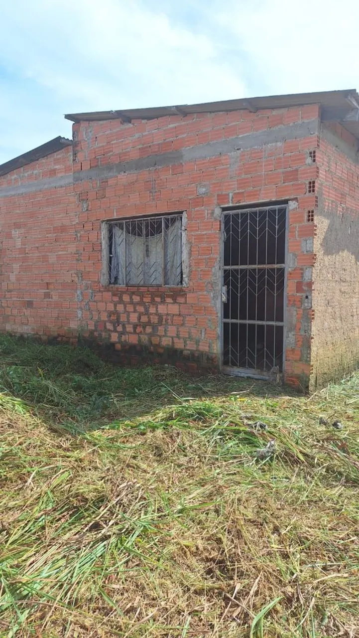 Casa localizada no Bairro Lagoa Azul