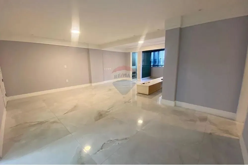 Alugue um apartamento de quatro quartos próximo ao Midway!