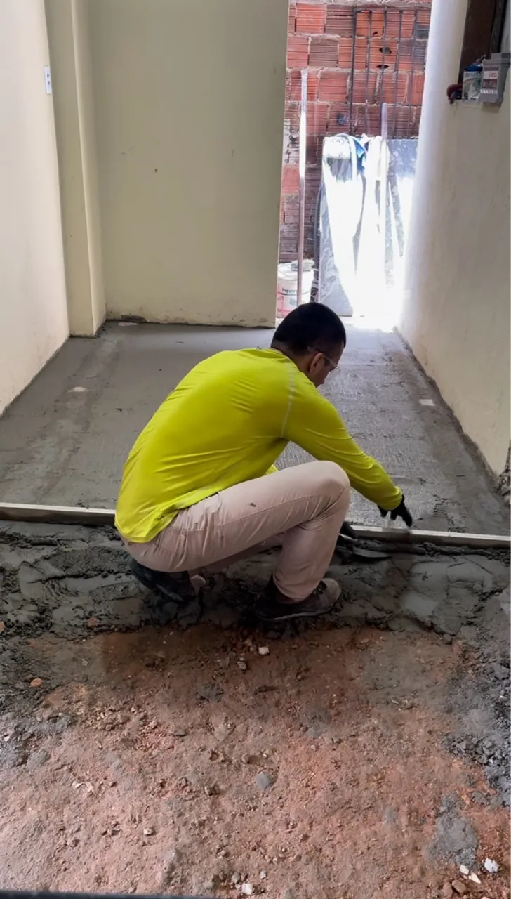 PEDREIRO E ELETRICISTA
