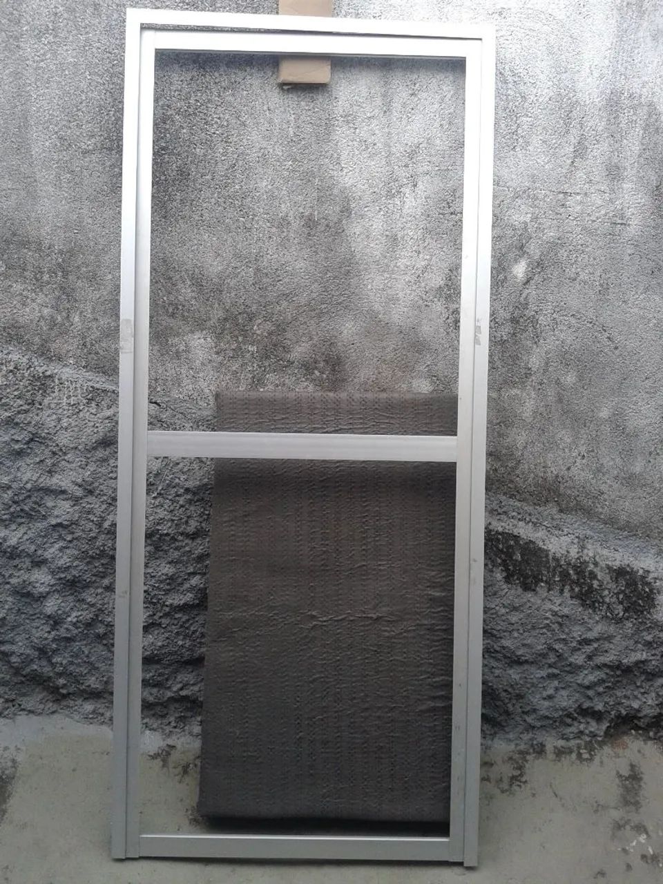 Porta de alumínio e acrílico.