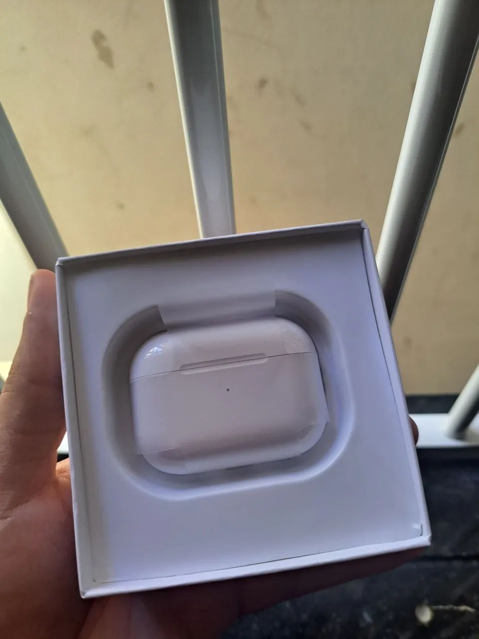 Fone de ouvido TWS APO-5 Branco - Novo na caixa - Foto 4