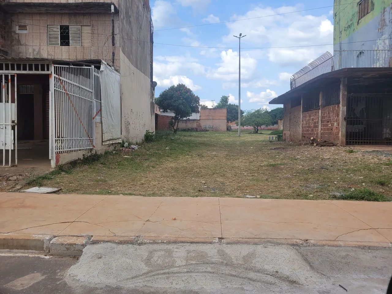 LOTE  A VENDA EQNP 24/28 