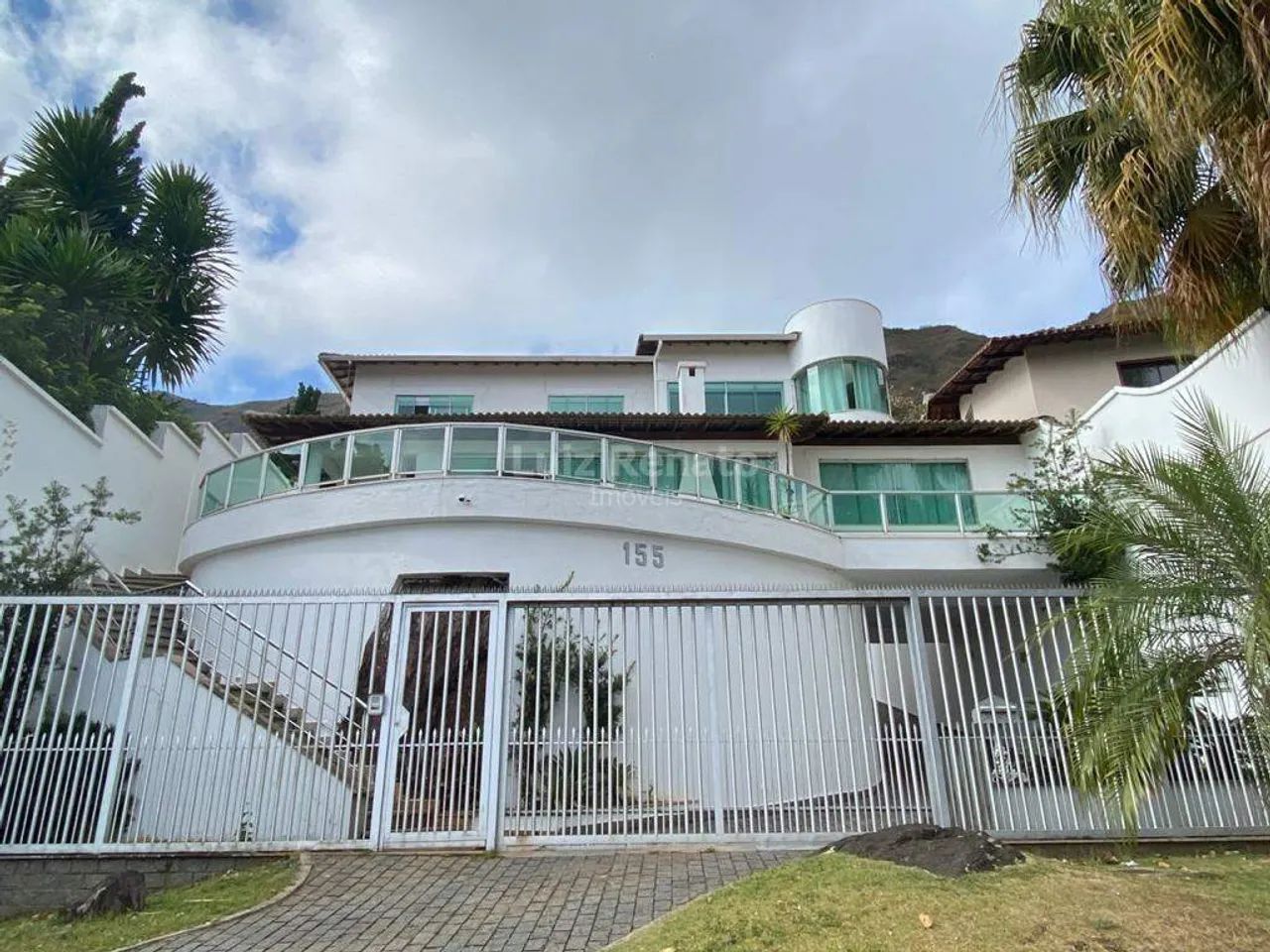 Casa a venda no bairro Mangabeiras