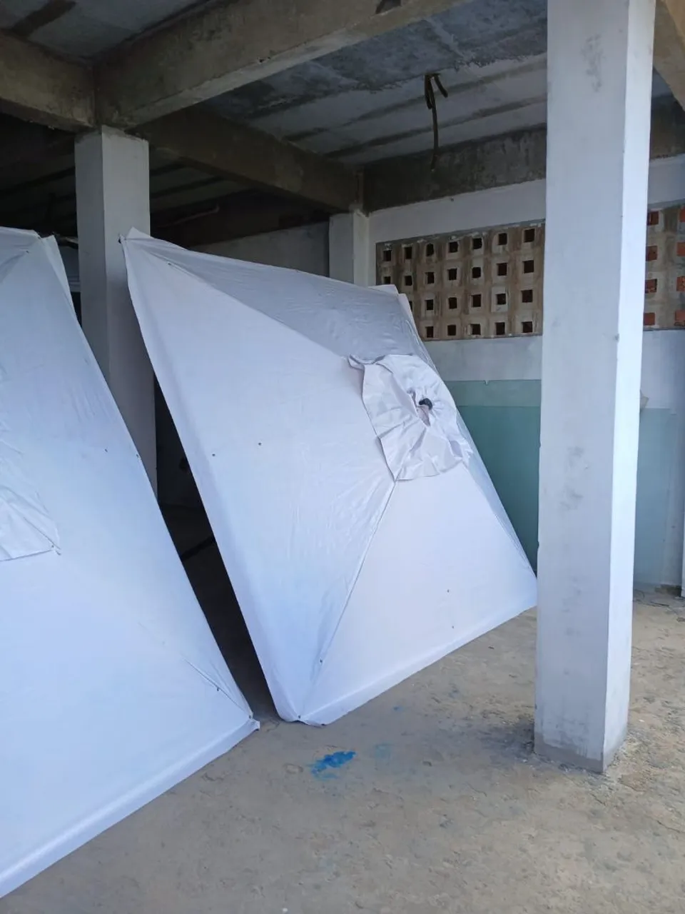 Sombreiro 4mt zero sem uso (ombrelone)
