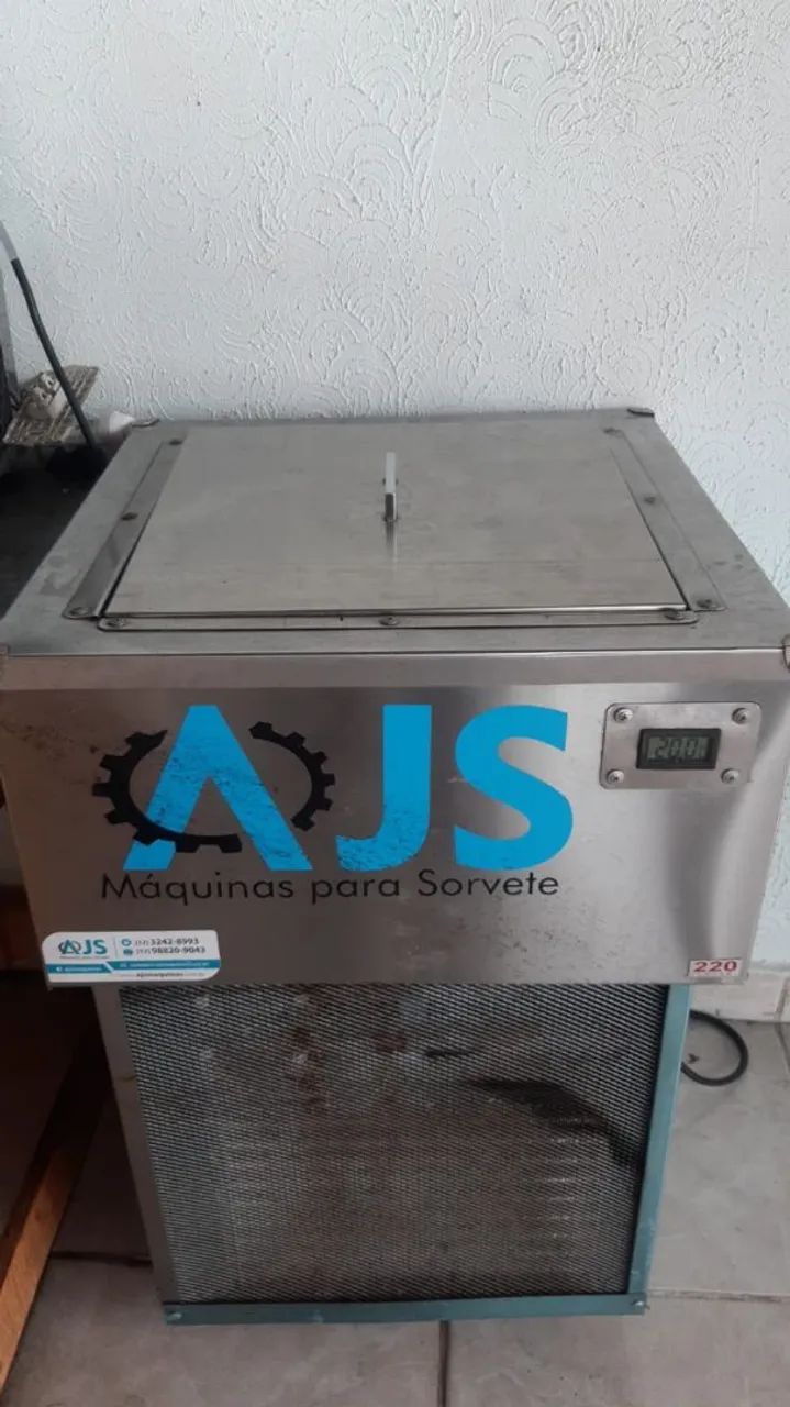  máquinas  de sorvete  completa semi novas 