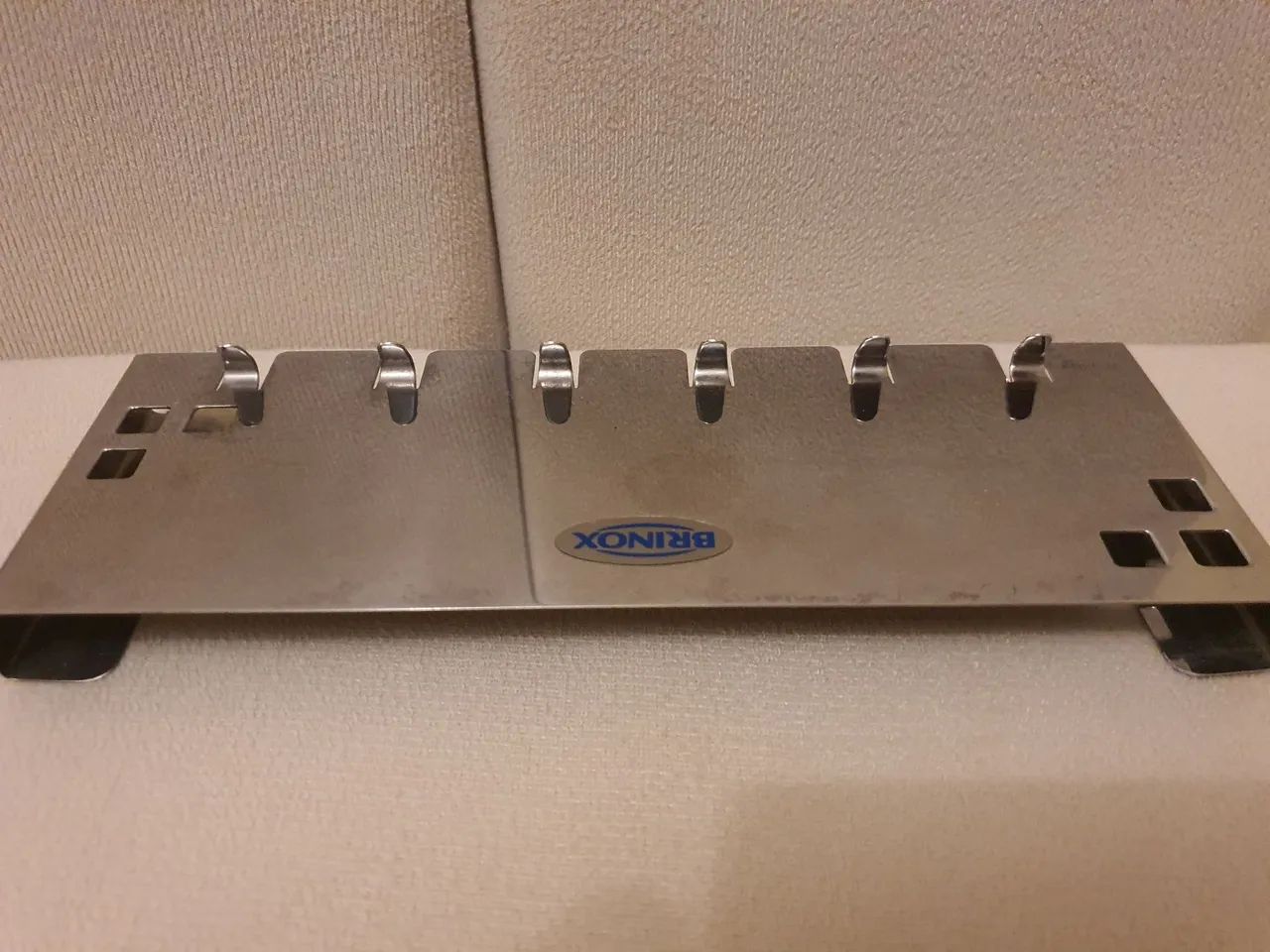 SUPORTE DE PAREDE PARA PENDURAR CHAVES BRINOX