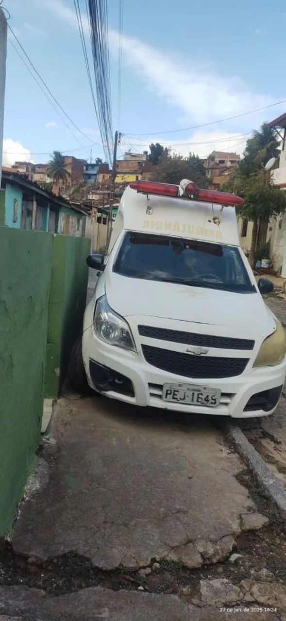 Ambulância Montana em dia  - Foto 8