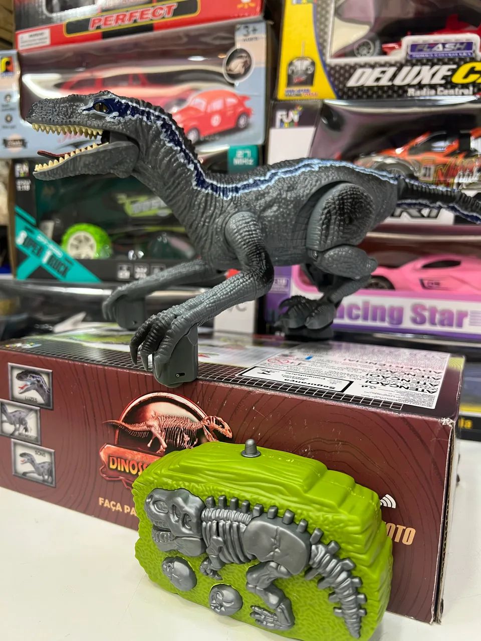 Dinossauro com controle  - Foto 2
