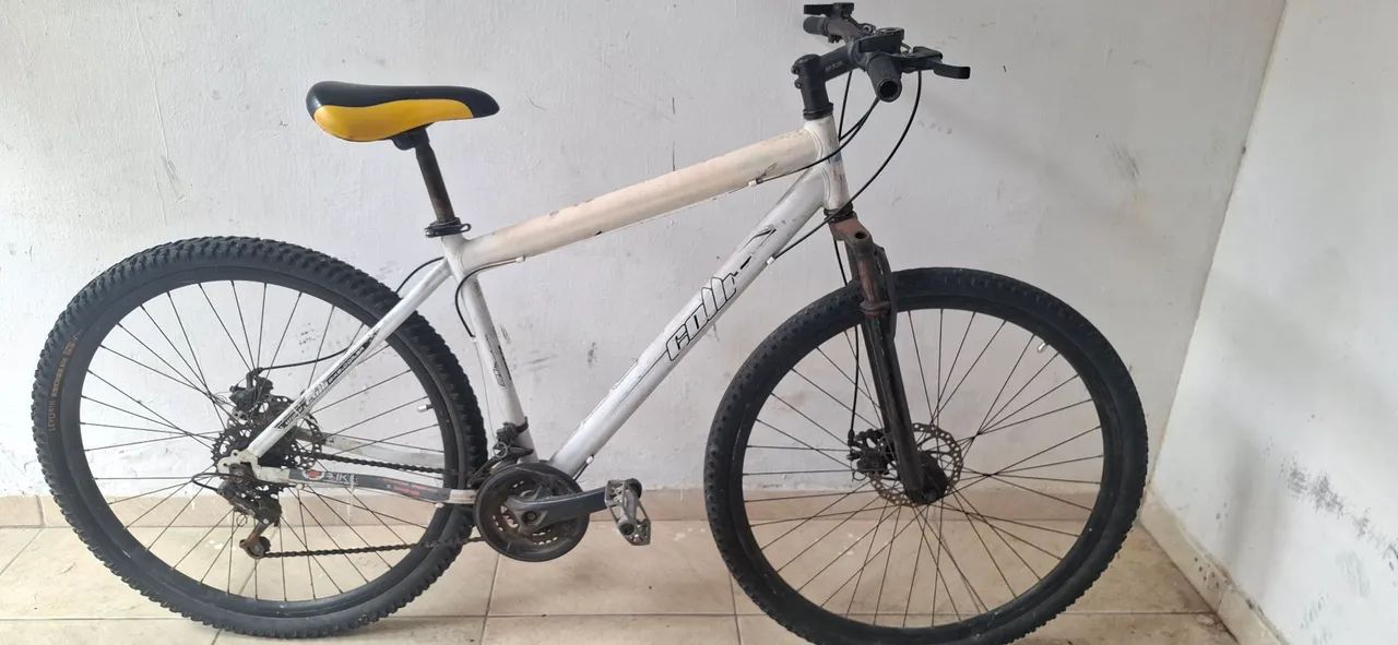 Vende-se ou troco bicicleta aro 29 no precinho 200 reais .. - Foto 2