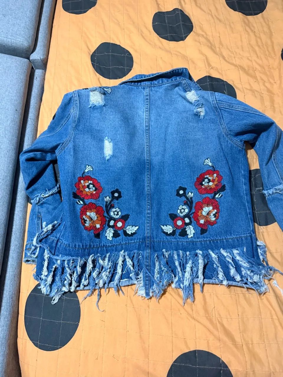Roupas semi novas 