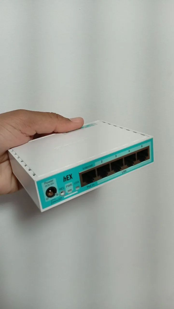Roteador Mikrotik RB750Gr3
