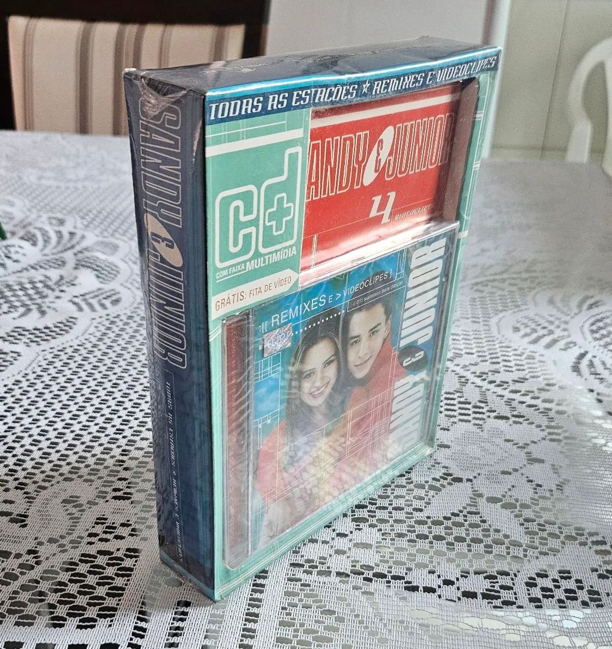 Kit CD e VHS Sandy e Junior Todas as Estações Remixes - Lacrado - Foto 3