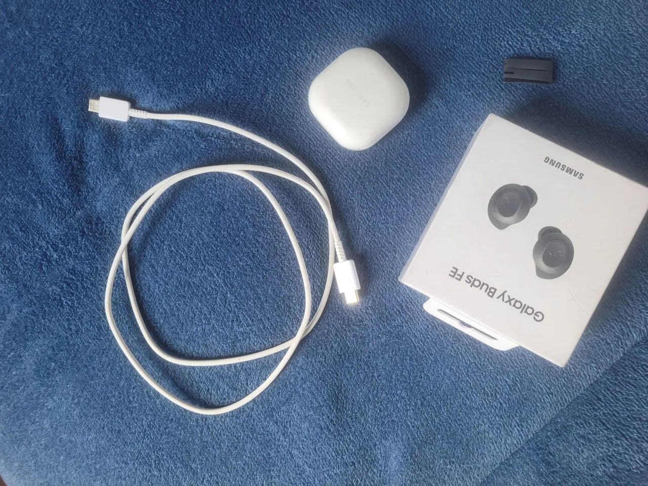Fone Galaxy buds FE ( case, usb-c, elastico) perdi os fones - Foto 2
