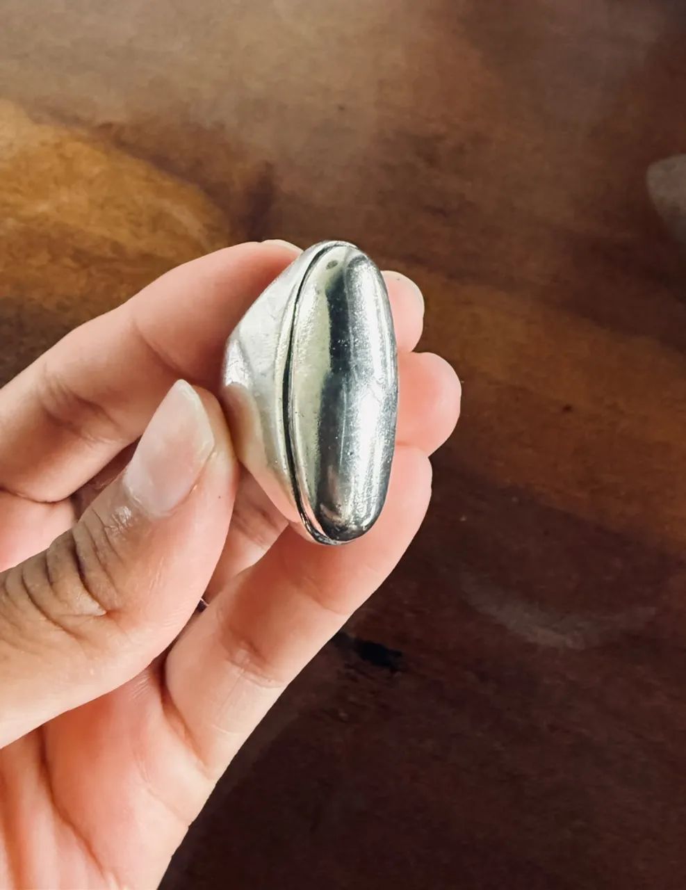 Anel de Prata Maxi Oval Design Orgânico Abaulado - Foto 4