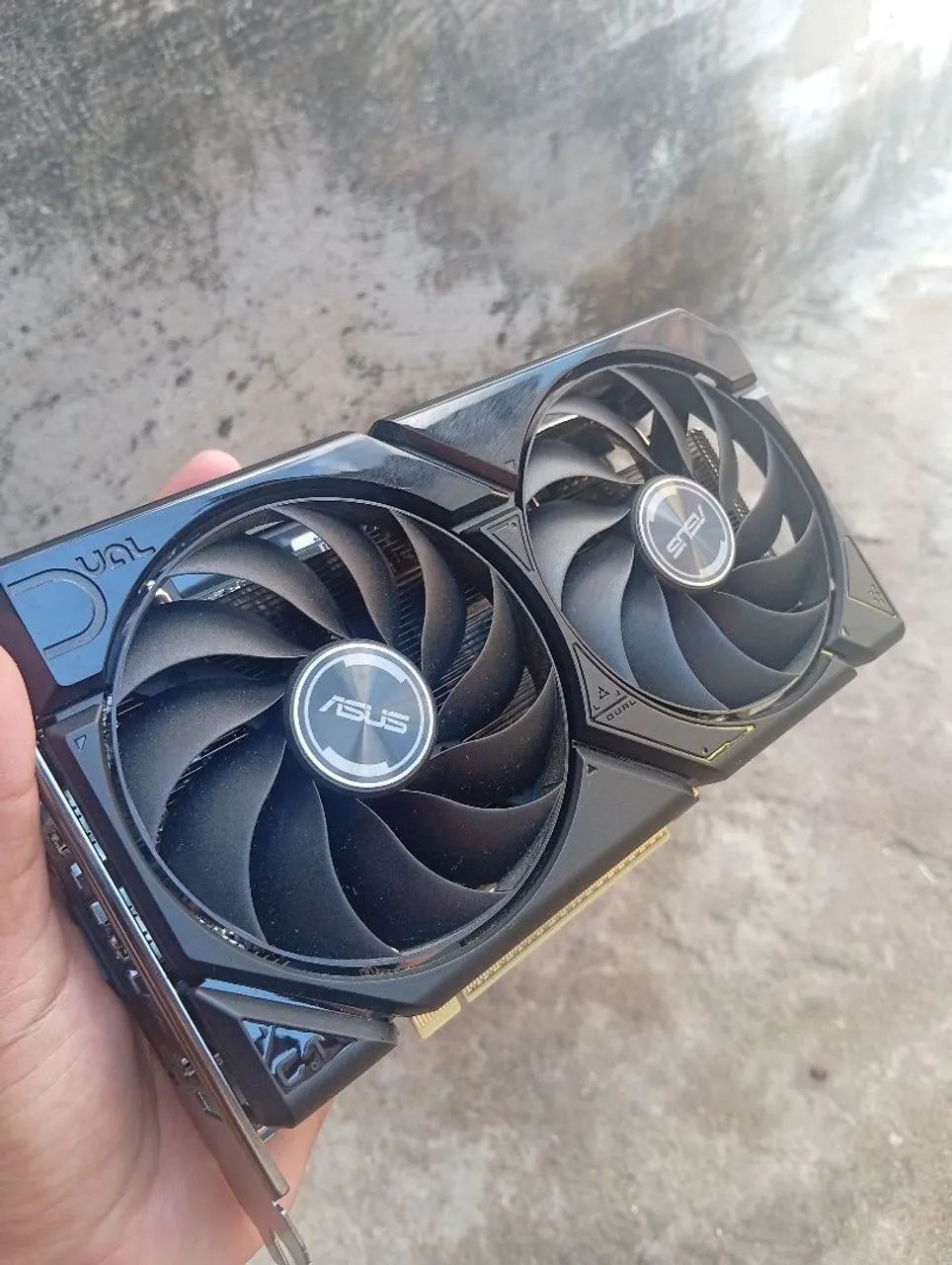 PLACA DE VÍDEO  9060xt 16 gigas
