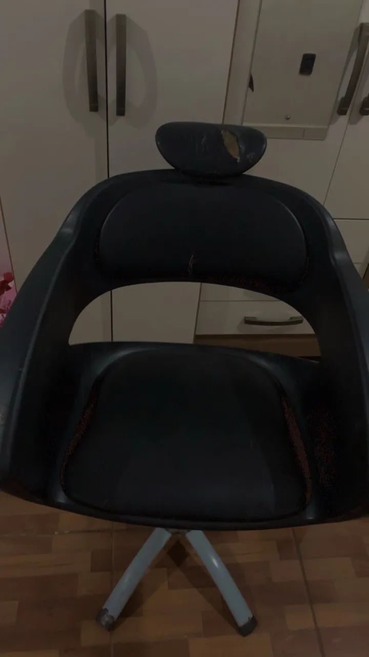 Vendesse cadeira de barbeiro ou cabeleireira 