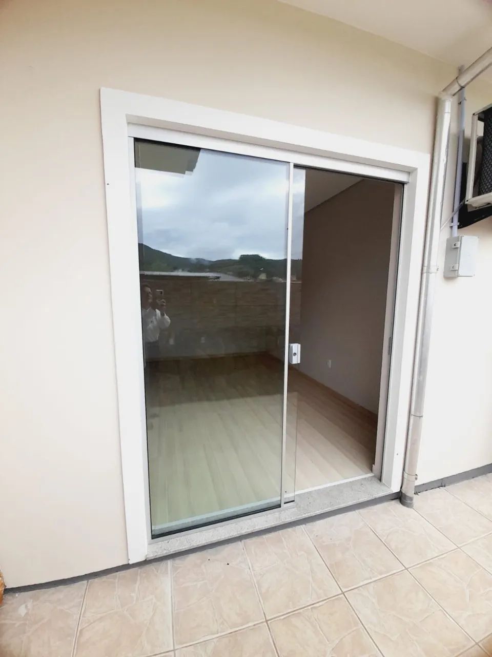 SALA COMERCIAL TÉRREA NO BAIRRO FUNDOS