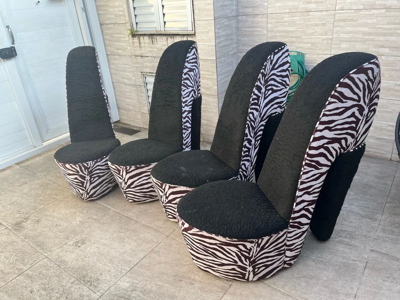 CONJUNTO DE POLTRONAS EM FORMATO DE TAMANCOS - Foto 3
