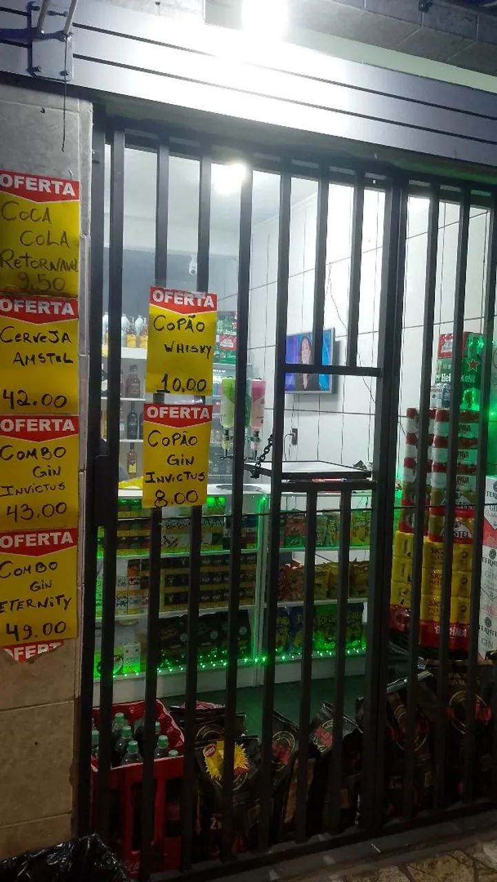 Adega na grade 
