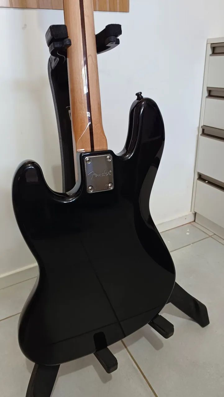 Baixo Fender Custom.